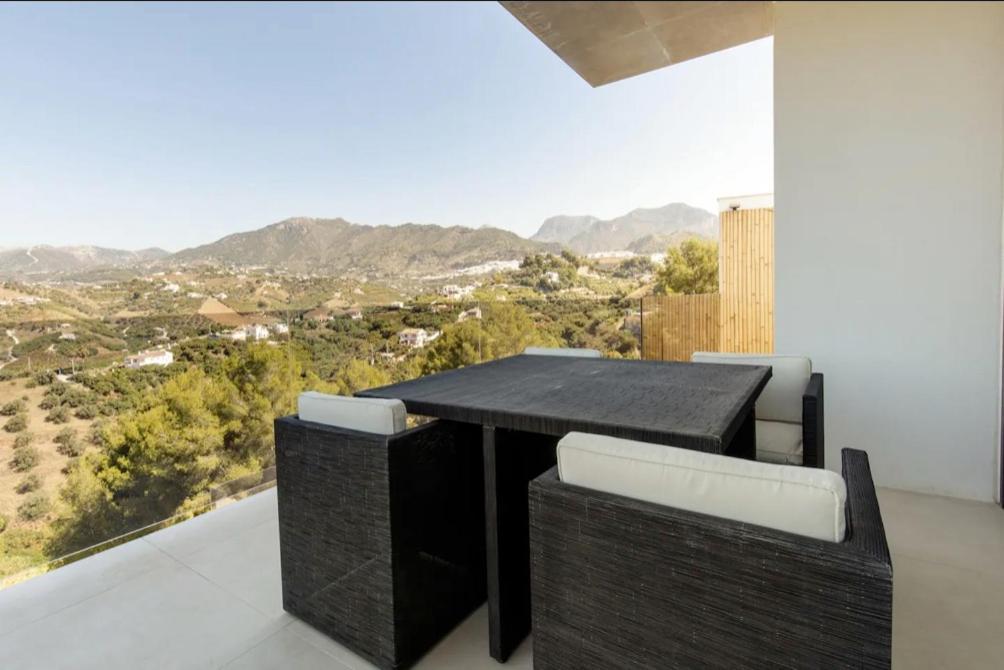 Luxury In Frigiliana - Maui Willa Malaga