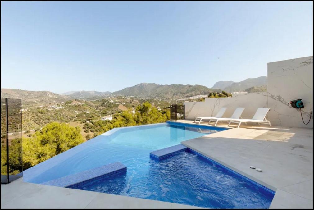 Luxury In Frigiliana - Maui Willa *